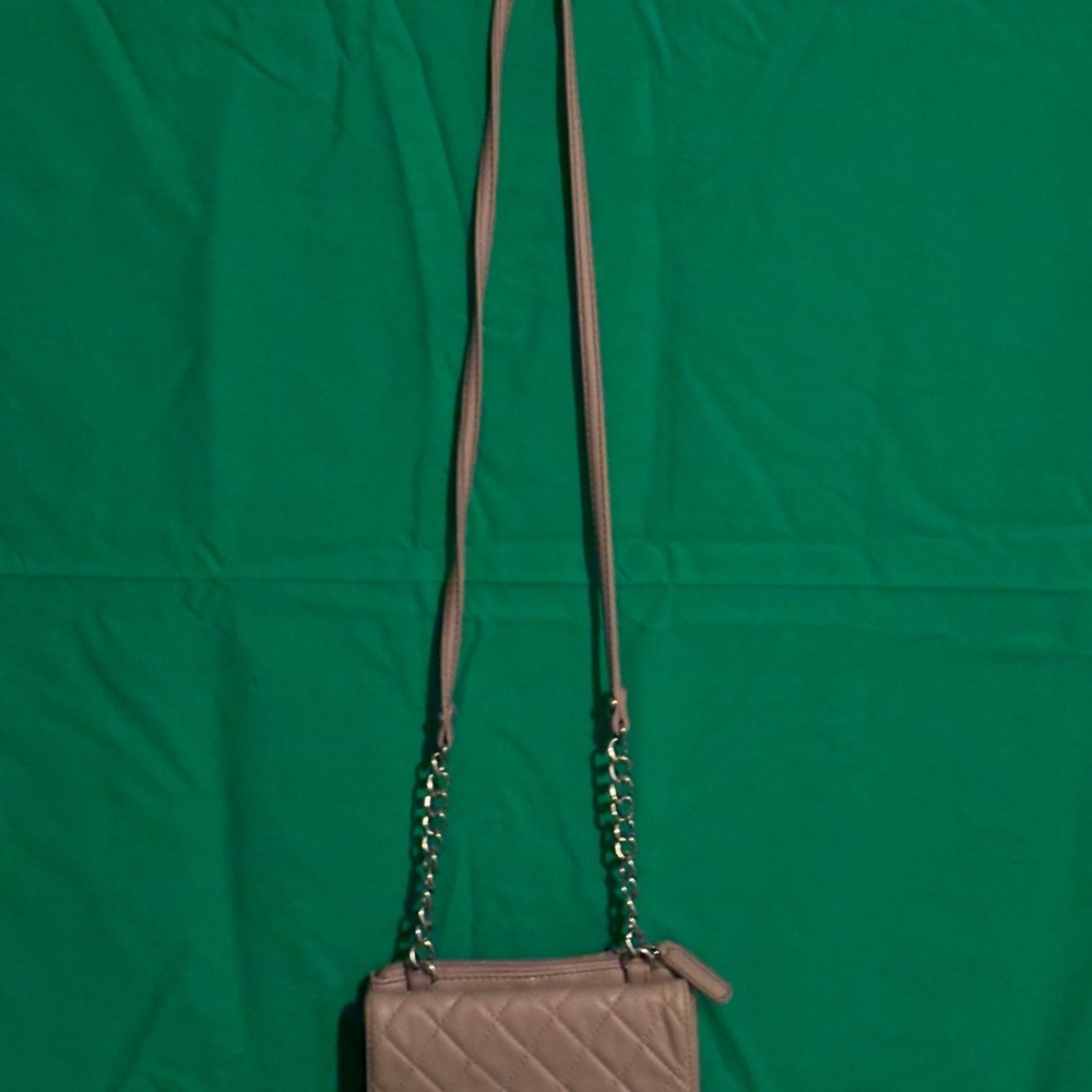 Elegant Tan Quilted Crossbody Bag - Picture 1 of 6